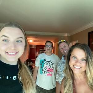 Meet your Posher, Jenn